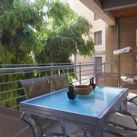 Chic & Quiet Apartments In City Center By Feelhome Yerusalem Bagian luar foto