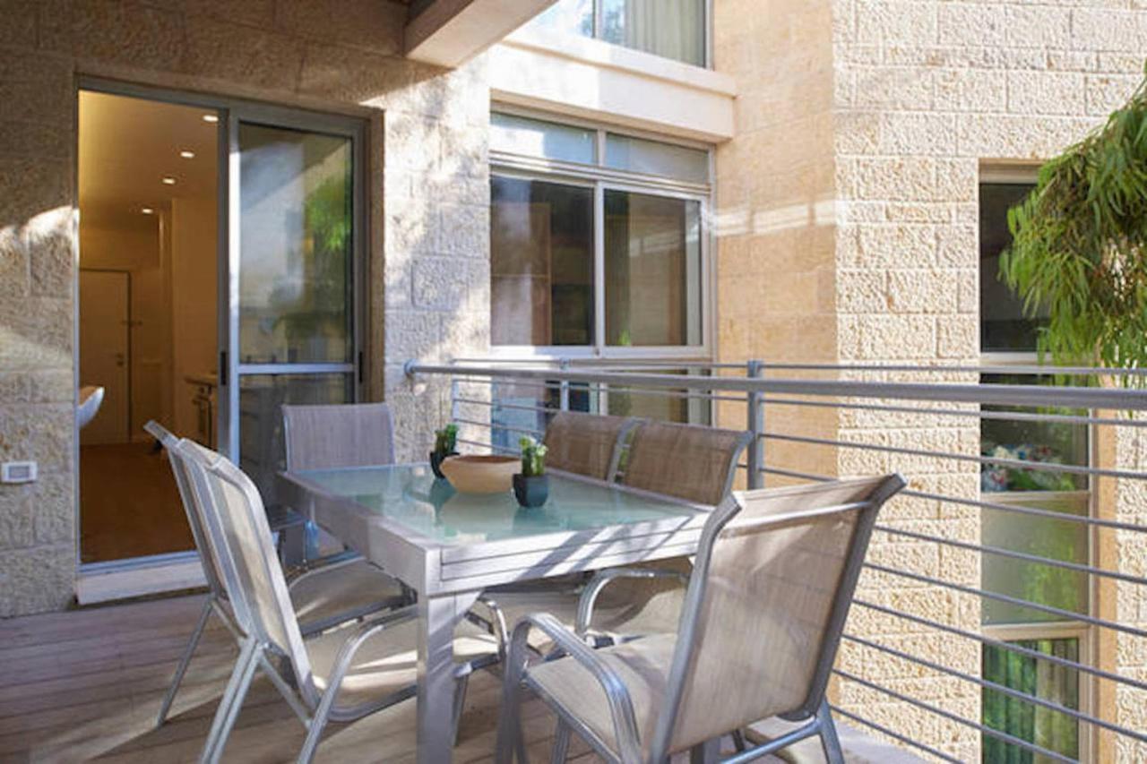 Chic & Quiet Apartments In City Center By Feelhome Yerusalem Bagian luar foto
